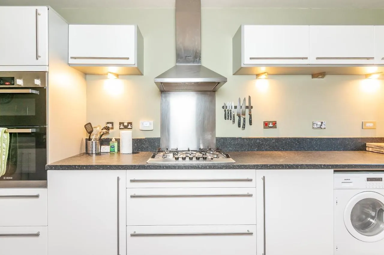 Spacious And Modern Townhouse I Pass The Keys York 0*,  Egyesült Királyság