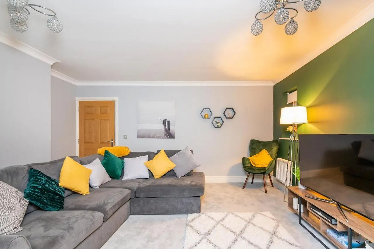 Spacious And Modern Townhouse I Pass The Keys York Nyaraló
