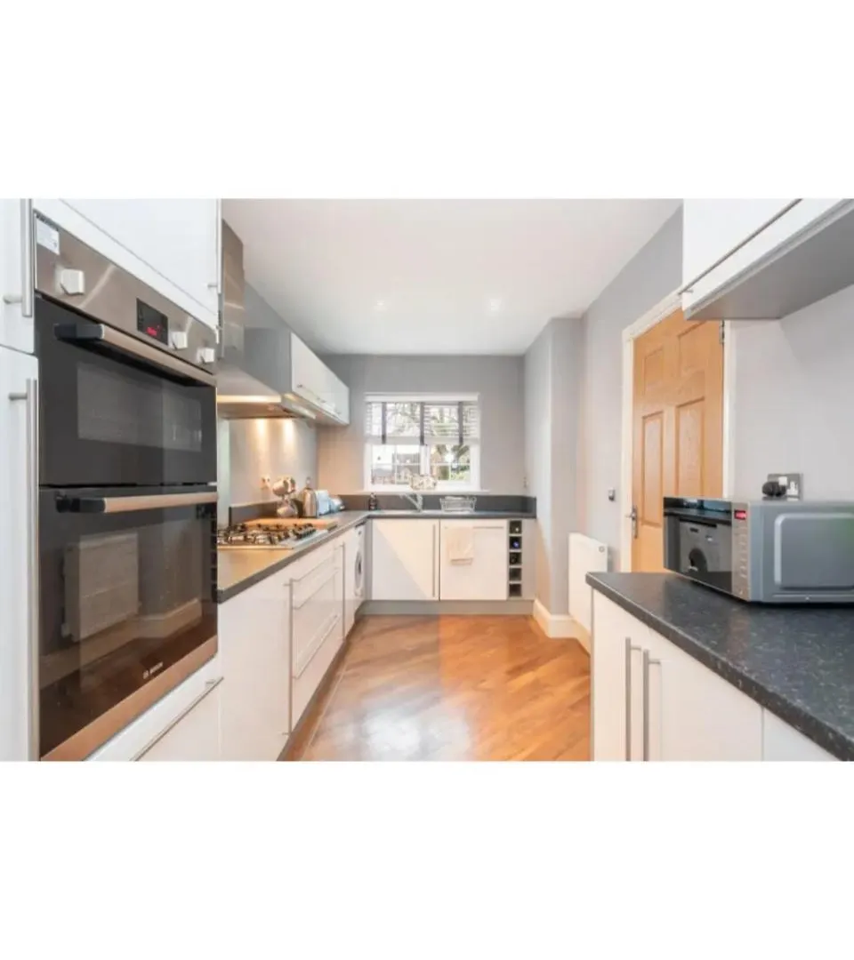 Spacious And Modern Townhouse I Pass The Keys York Nyaraló